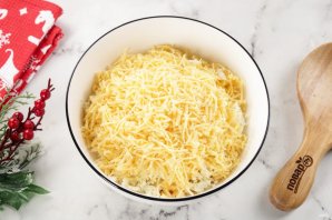 Салат "Рафаэлло" с крабовыми палочками - фото шаг 4