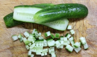 Крабовый салат без риса с огурцом - фото шаг 4