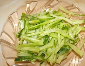 Салат из пекинской капусты с кальмарами - фото шаг 3