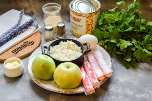 Крабовый салат с рисом и яблоком - фото шаг 1