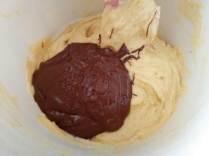 Винный кекс из двух видов шоколада - фото шаг 7