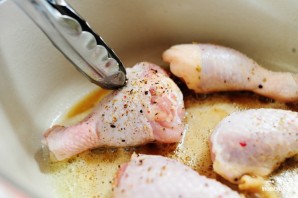 Куриные ножки в томатном соусе в духовке - фото шаг 3