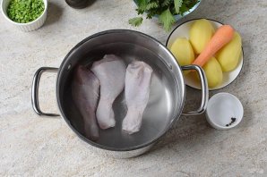Куриный суп с крапивой - фото шаг 2