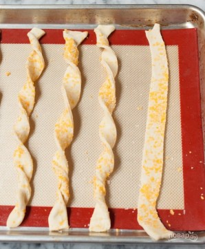 Слоеное тесто с сыром - фото шаг 8