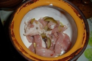 Мясо в горшочке в духовке - фото шаг 5