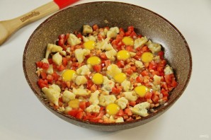 Перепелиные яйца на завтрак - фото шаг 5