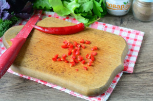 Острый салат с помидорами и перцем чили - фото шаг 5