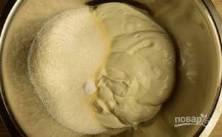 Торт "Кучерявый мальчик" со сметанным кремом - фото шаг 9