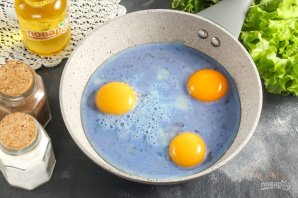 Голубая яичница - фото шаг 6