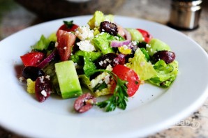 Греческий салат - фото шаг 15