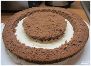 Бисквитный торт с вишней - фото шаг 7