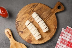 Сосиски в тесте "По-новому" с кетчупом и сыром - фото шаг 6