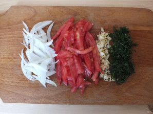 Салат с красной капустой и помидорами - фото шаг 3