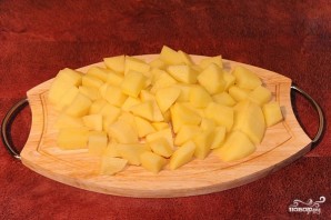 Говядина, тушенная с черносливом и картофелем - фото шаг 2