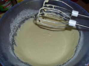 Бисквитный пирог в мультиварке - фото шаг 1
