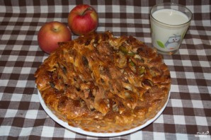 Пирог с яблоками из дрожжевого теста  - фото шаг 6