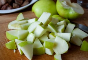 Шарлотка с яблоками и ревенем - фото шаг 2