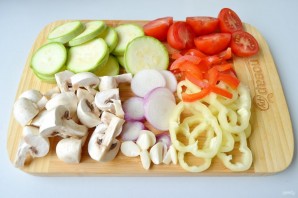 Пицца из свекольного теста с овощами и грибами - фото шаг 4