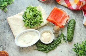 Рулет из лаваша с рыбой - фото шаг 1