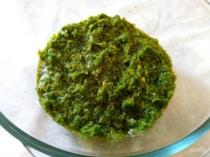 Панкейки из огурцов и листового салата  - фото шаг 2