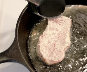 Отбивные из свинины на сковороде - фото шаг 4