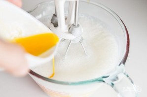 Панкейки на йогурте - фото шаг 2