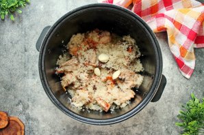 Плов с курицей в мультиварке - фото шаг 6