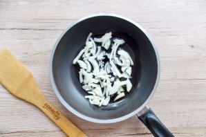 Гречневая лапша "Соба" с грибами и креветками - фото шаг 2