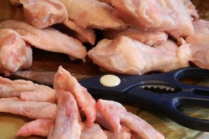 Куриные крылышки в сметанно-чесночном соусе - фото шаг 2