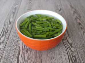Салат из зеленой фасоли - фото шаг 2