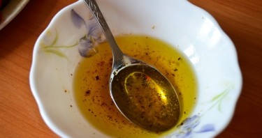 Салат с маслинами и помидорами - фото шаг 3