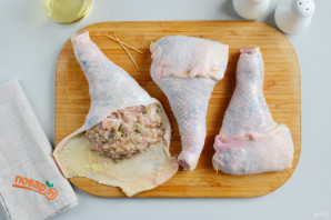 Фаршированные ножки курицы в духовке - фото шаг 9