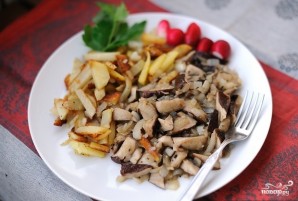 Картошка с белыми грибами - фото шаг 10