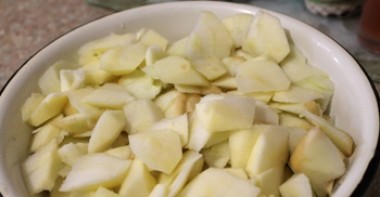 Яблочное пюре со сгущенкой - фото шаг 2