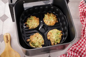 Оладьи из кабачков в аэрогриле - фото шаг 11