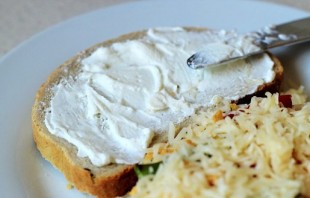 Бутерброды с сыром на сковороде - фото шаг 9