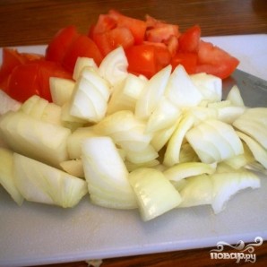 Салат с баклажанами, помидорами и луком - фото шаг 3