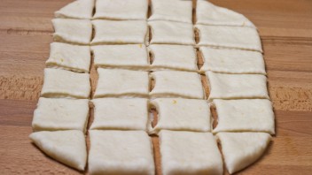 Пирожки с вареньем в духовке - фото шаг 4