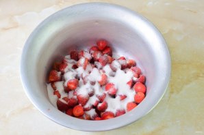 Клубничное варенье - фото шаг 3