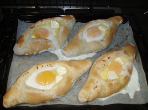 Хачапури с яйцом и сыром - фото шаг 5