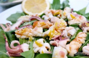 Салат с рукколой и кальмарами - фото шаг 5
