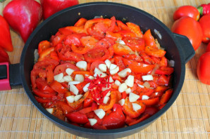 Салат из сладкого перца и помидоров на зиму - фото шаг 6