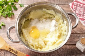 Биточки из пюре - фото шаг 4
