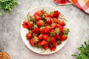 Клубничное пюре - фото шаг 2