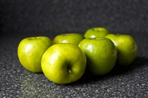 Пышная шарлотка с яблоками - фото шаг 1