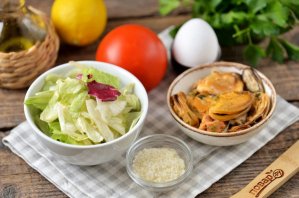 Легкий салат с мидиями - фото шаг 1