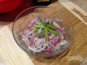 Салат из дайкона с колбасой - фото шаг 6
