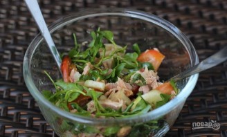 Легкий салат с тунцом - фото шаг 4