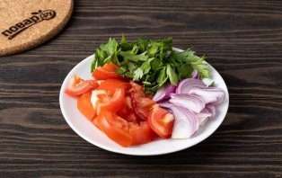 Овощной салат с баклажанами и пикантной заправкой - фото шаг 5