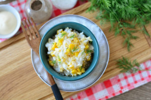 Салат с рисом и яйцом - фото шаг 6